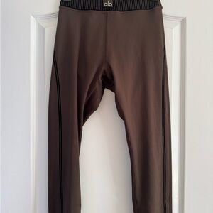 ALO Yoga Women's Brown Leggings